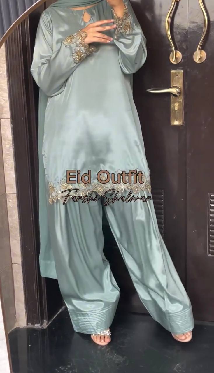 Timeless Luxury Suit Embroidered with Golden Elegance