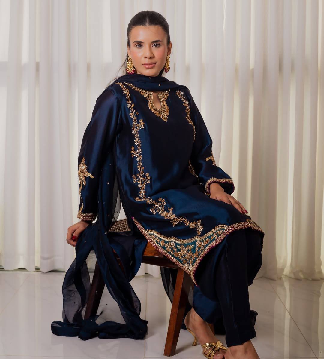 Royal Allure The Navy Suit Experience