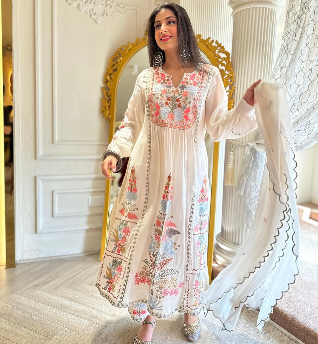 Ethereal Elegance The Essence of Serenity in White Attire