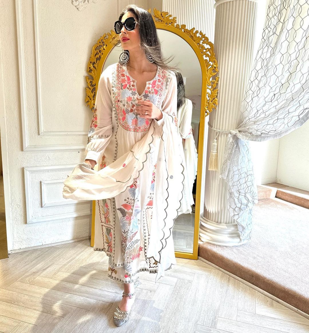 Ethereal Elegance The Essence of Serenity in White Attire