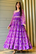 Load image into Gallery viewer, Classic Violeta Color Attractive Party Wear silk Dulhan Gown 1018
